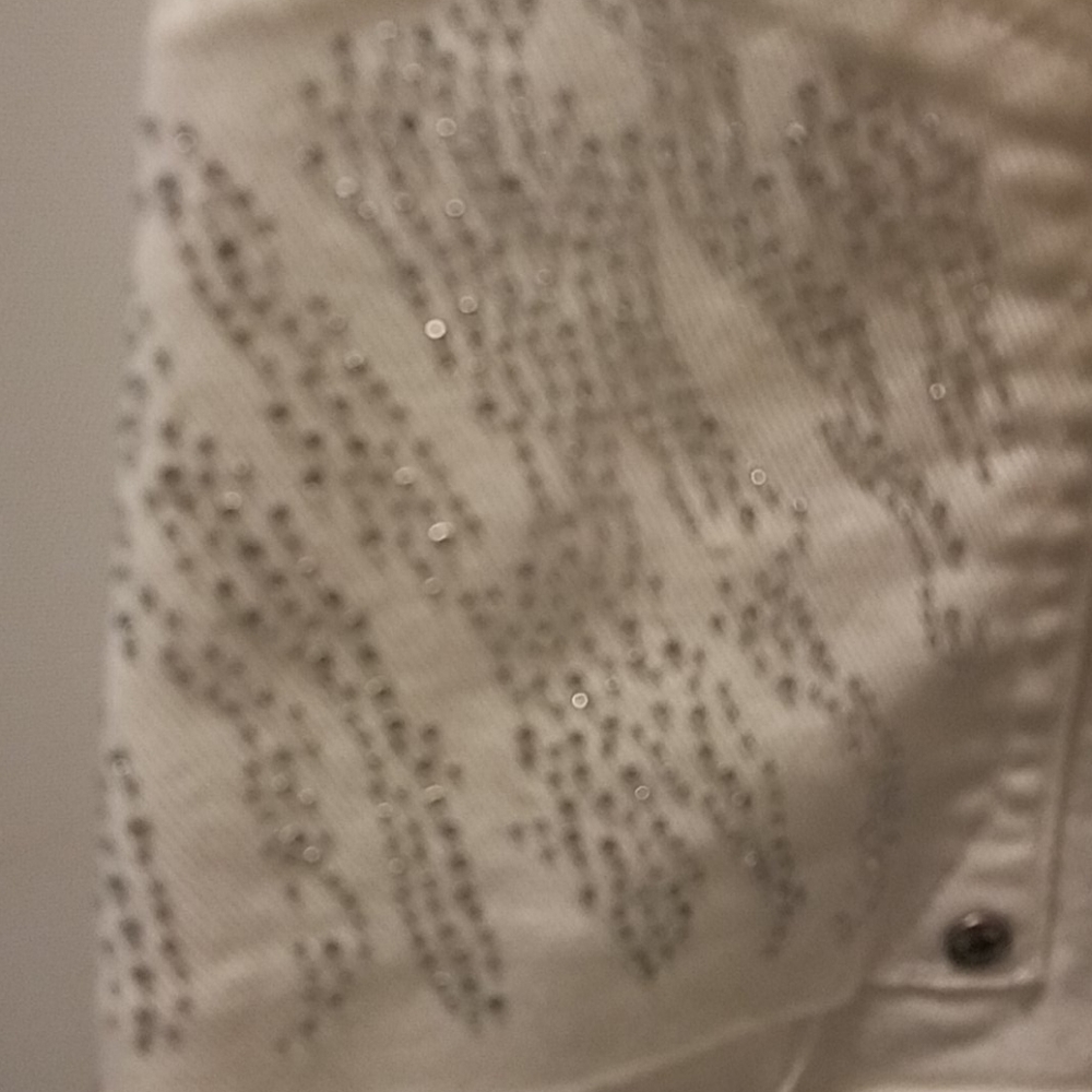 Capris - Picture 3 of 4